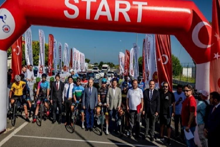 100. Yıl Cumhuriyet Bisiklet Çeşidi tam gaz sürüyor