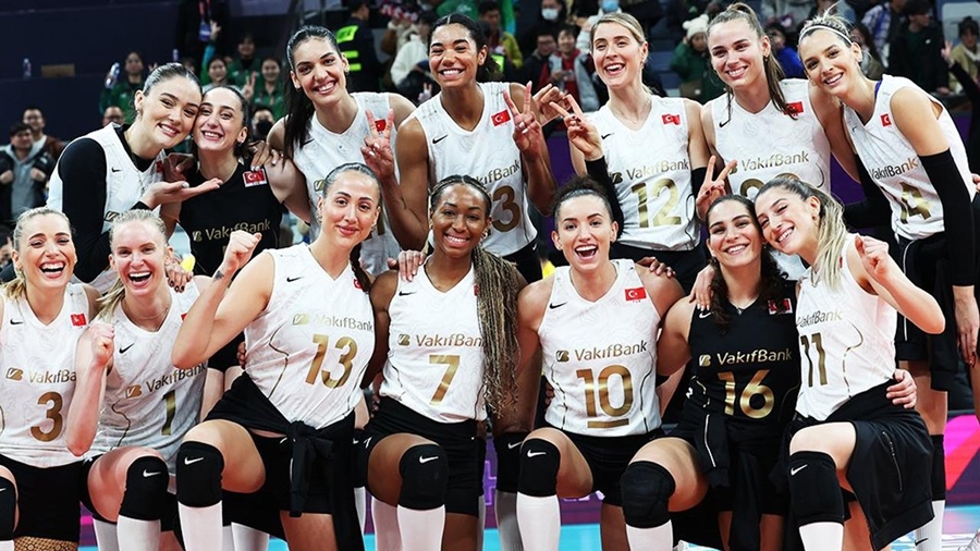 eczacibasi-ve-vakif-bank-finalde-2.jpg