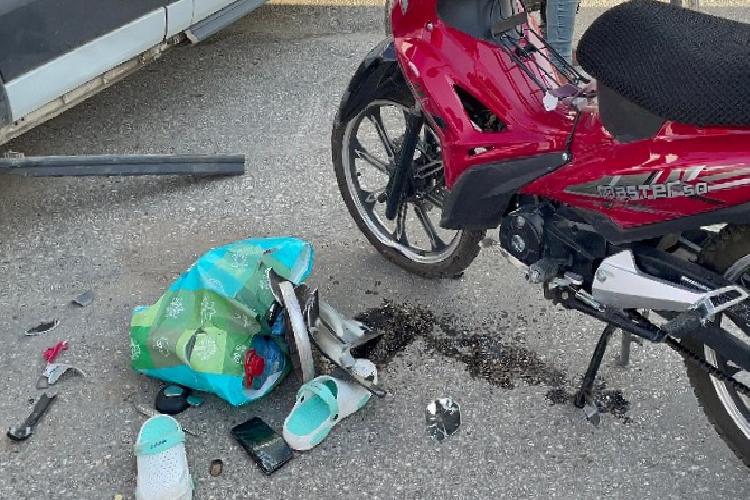 Adıyaman’da minibüs ile motosiklet çarpıştı: 2 yaralı