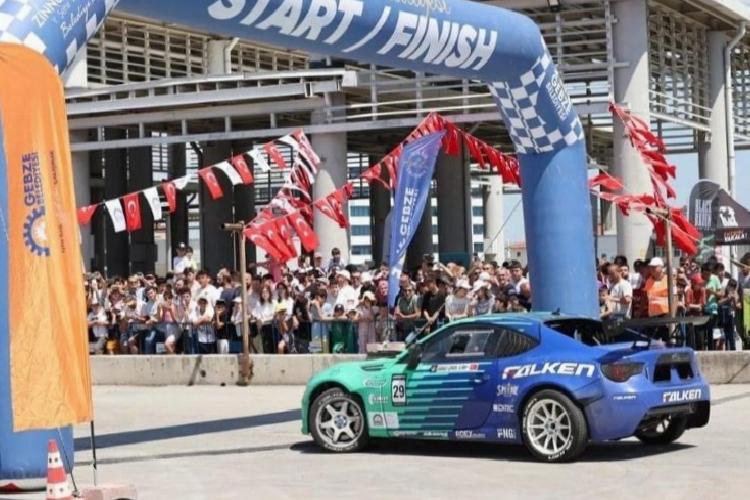 Adrenalin tutkunları ‘Gebze Driftfest’te buluştu