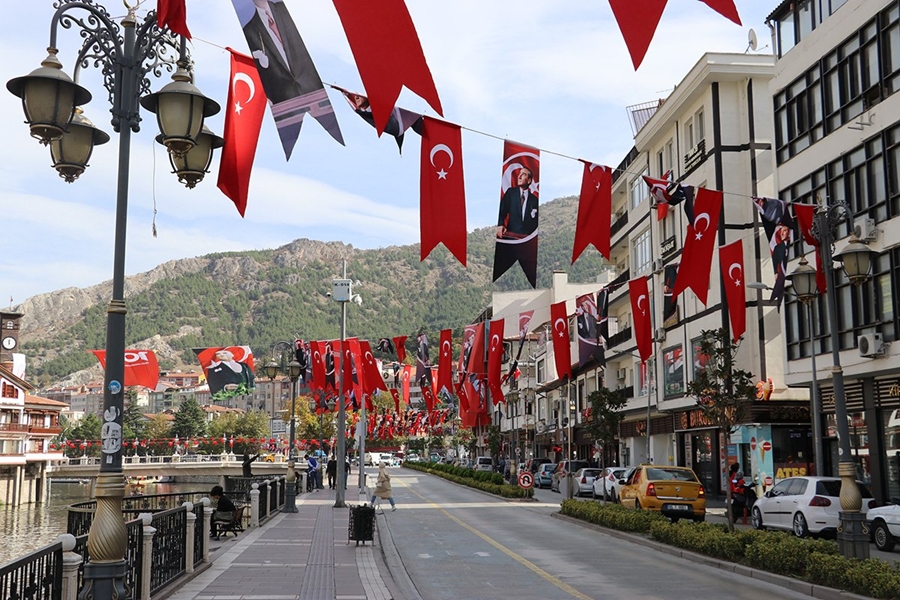 amasya-kirmizi-beyaz2.jpg