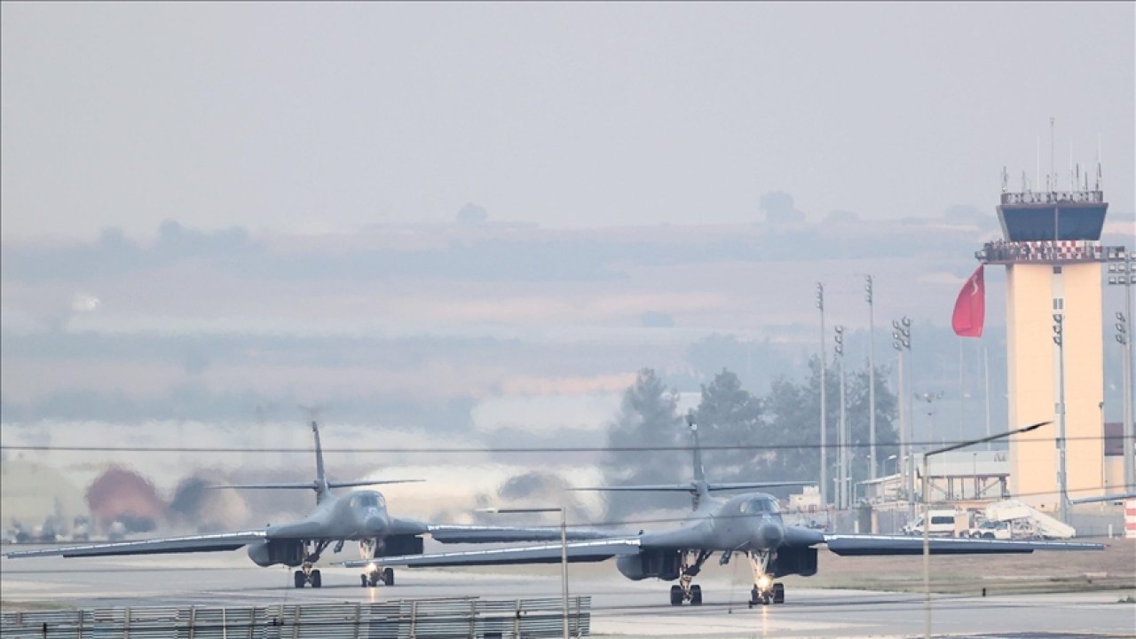 Amerikan Uçakları İncirlik Üssü’nde