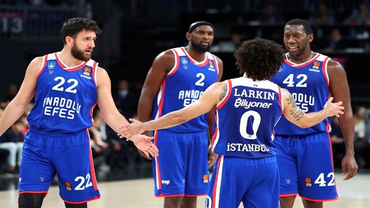 Anadolu Efes THY Avrupa Ligi’nde Yarın Kızılyıldız’a Konuk Olacak