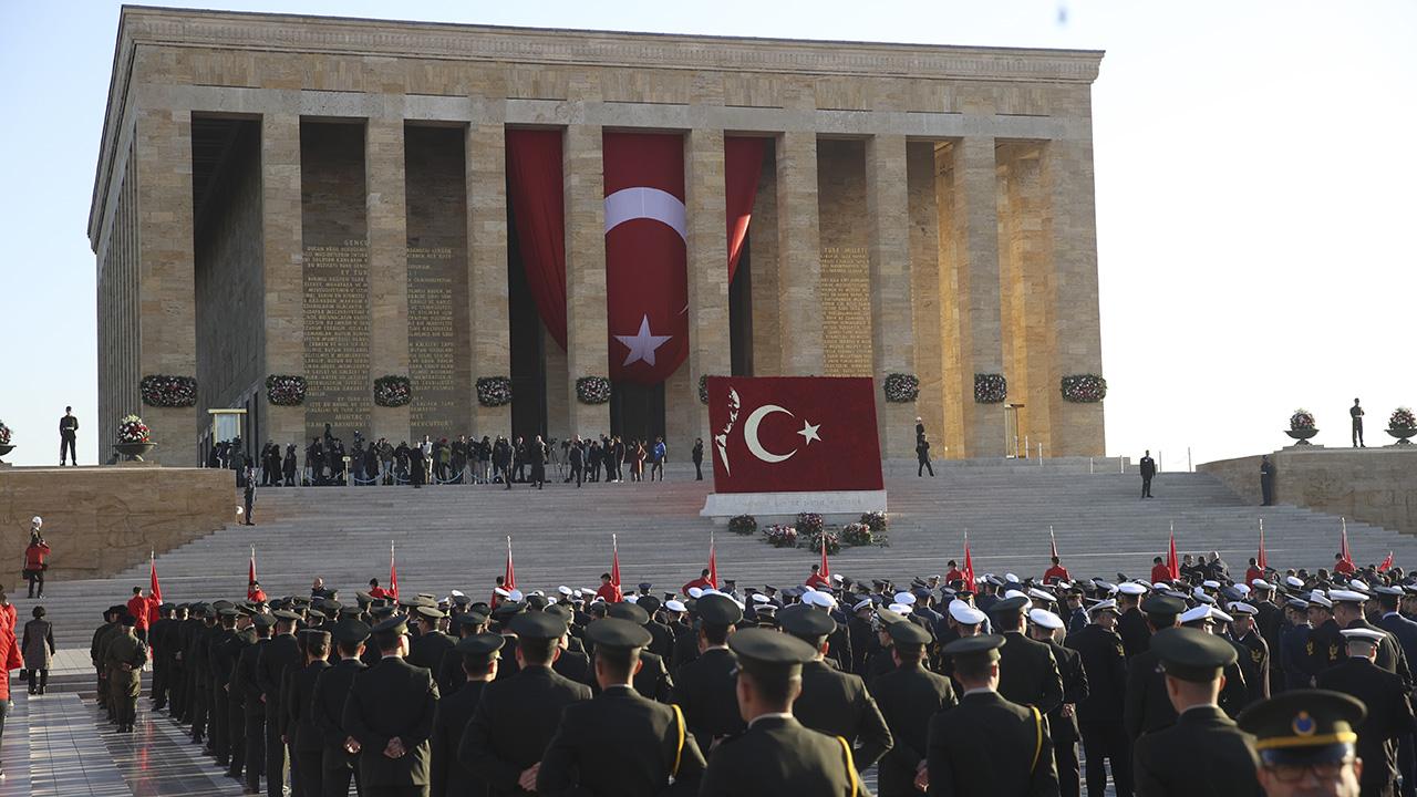 Anıtkabir’de Ulu Önder Mustafa Kemal Atatürk Anıldı