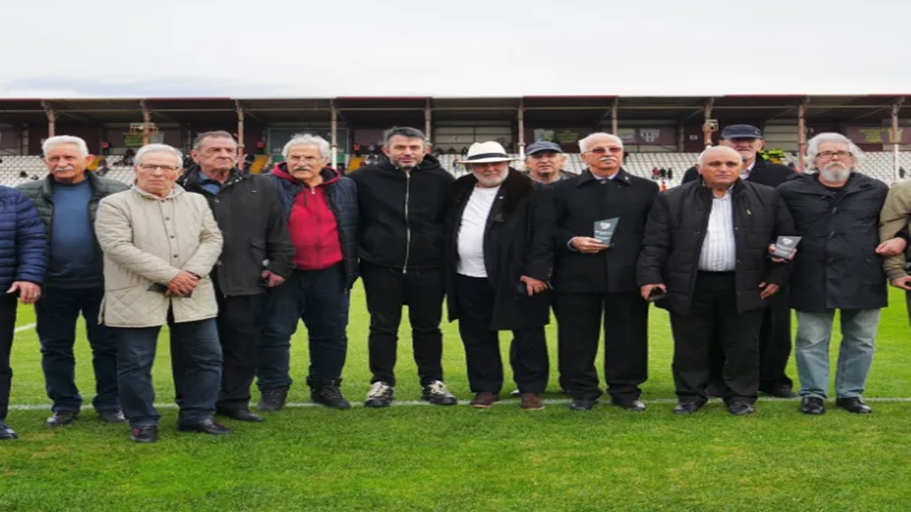 Bandırmaspor Eski Futbolcuları İle Buluştu