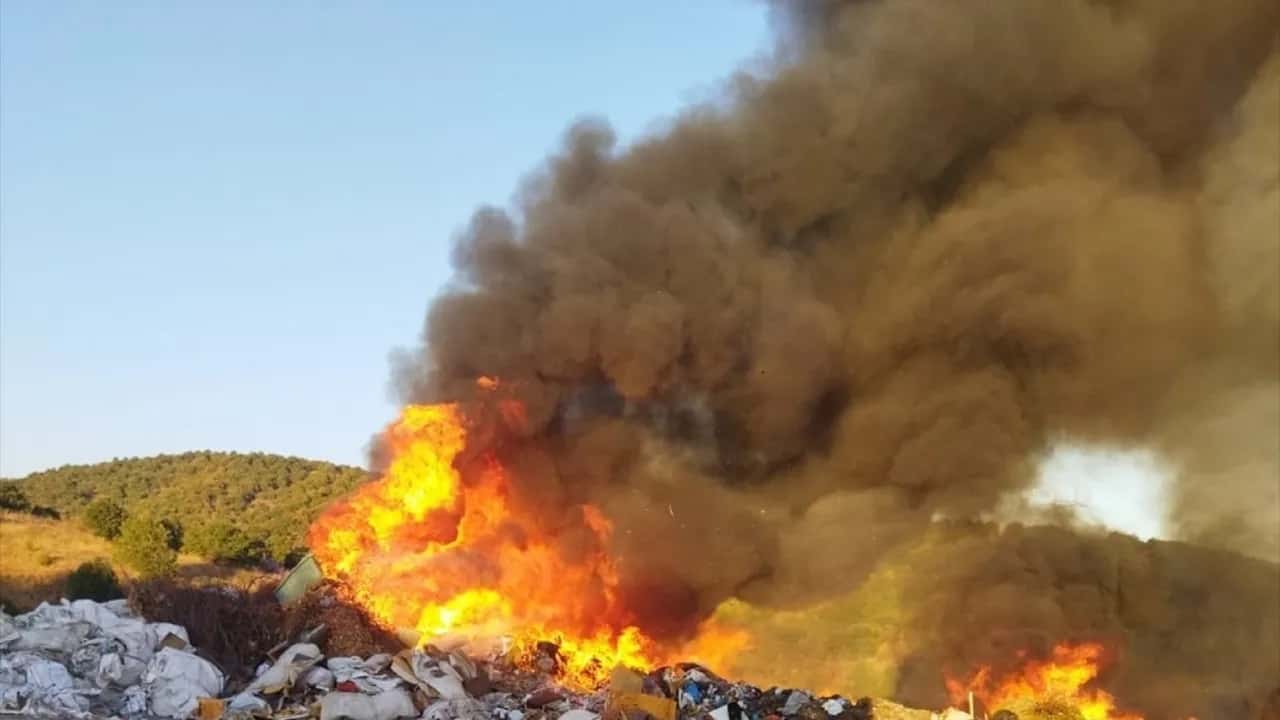 Bozüyük’te Hızla Yayılan Yangın Ekiplerin Hızlı Müdahalesiyle Söndürüldü