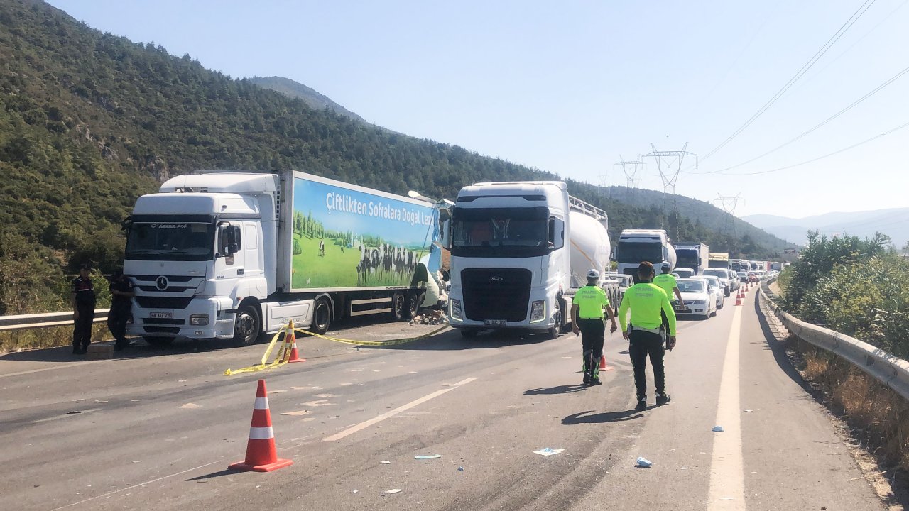 Bursa’da Zincirleme Kaza: 2 Kişi Öldü 4 Kişi Yaralandı