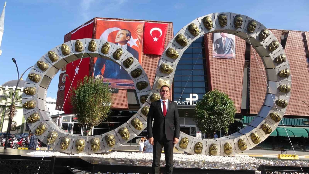 Cumhuriyetin Sonsuzluğu Biga’da Bir Anıtla Taçlandırıldı