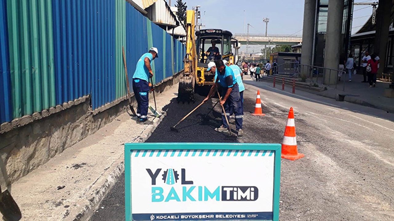 Darıca’da Yoğun Yağış Sonrası Bozulan Yollar Onarıldı