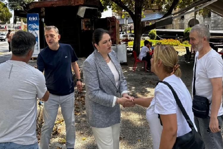 Edirne’de yanan dükkan sahiplerine AK Parti’den ziyaret