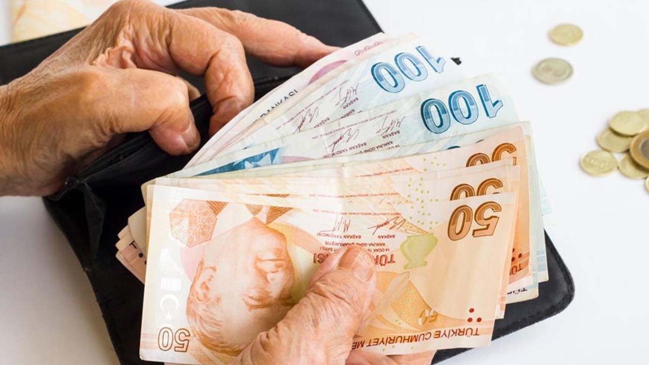 Emeklilere 5.000 TL İkramiye Meclis’ten Geçti! İşte Hesaplara Yatırılacağı Tarih