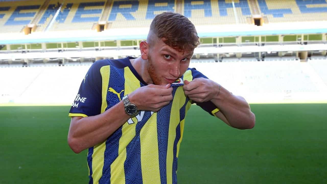 Fenerbahçe, Burak Kapacak’ı Sivasspor’a kiraladı