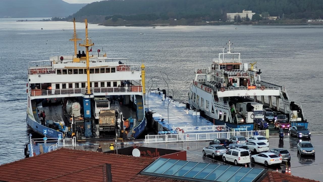 Fırtına Çanakkale Boğazı’nda Ulaşımı Etkiliyor