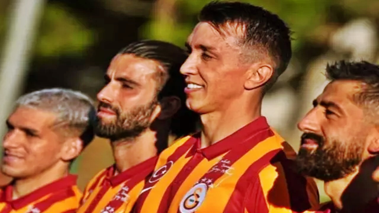 Galatasaray Derbide Tarihi Forma ile Sahada