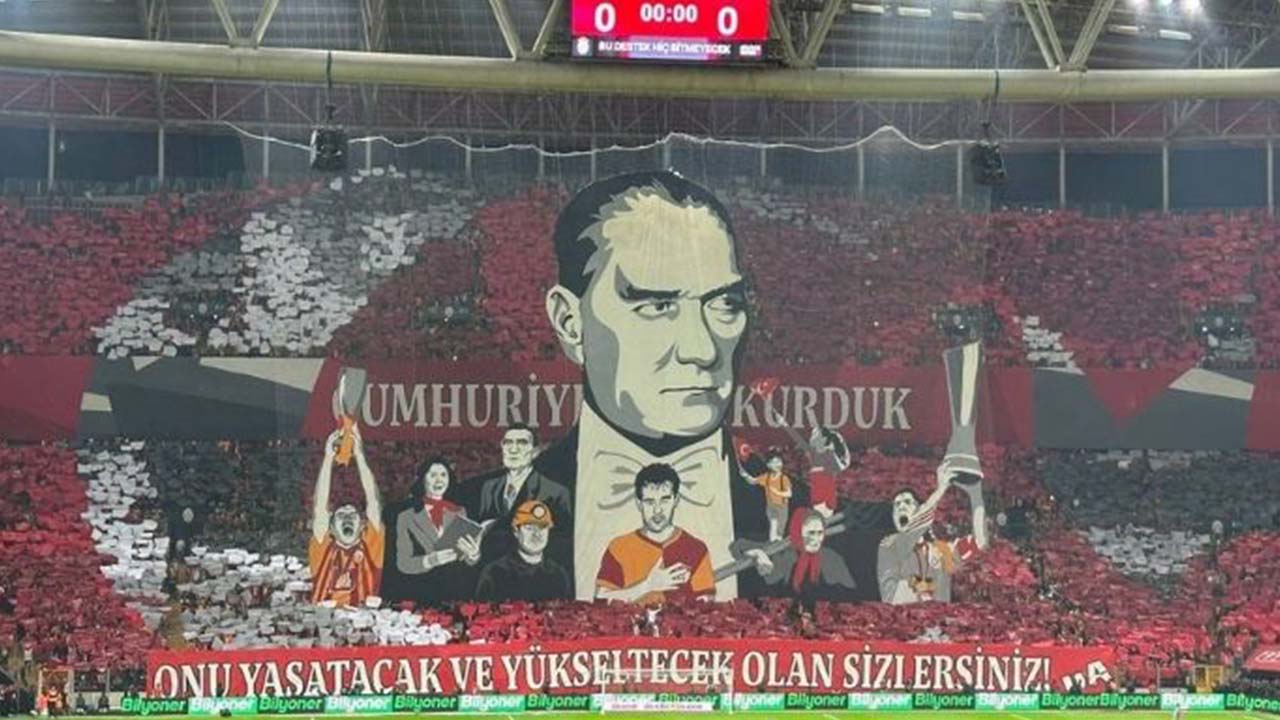 Galatasaray’dan Derbide Cumhuriyet’e Özel Atatürk Kareografisi