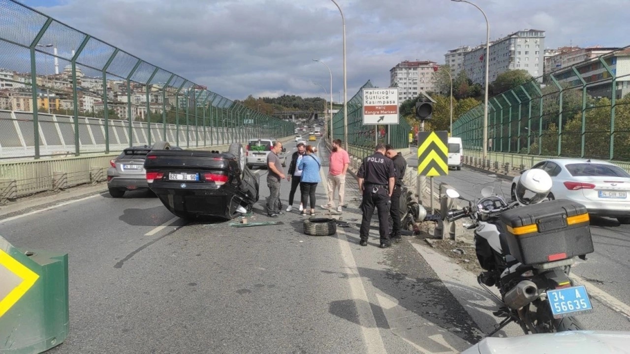 Haliç Köprüsü’nde Devrilen Otomobil Trafik Yoğunluğu Yarattı