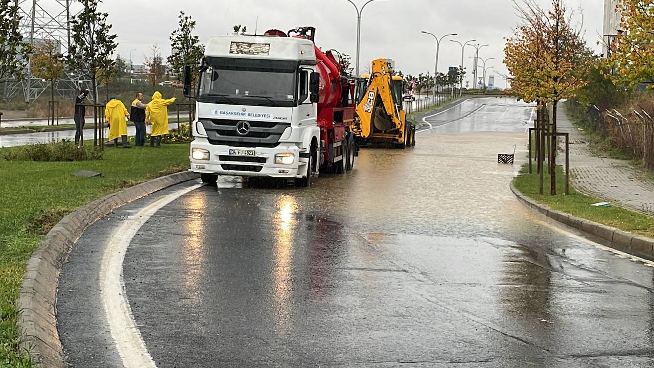 İstanbul’da Sağanak Etkisini Sürdürüyor