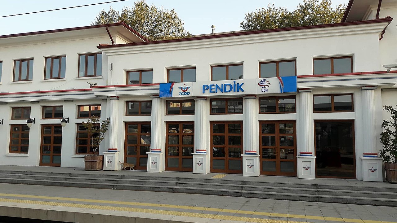 1280px-pendik-station-building.jpg