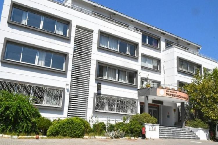 İzmir Karabağlar’da okullara bakım