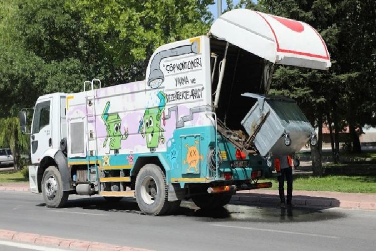 Kayseri Talas’ta konteynere parfümlü yıkama