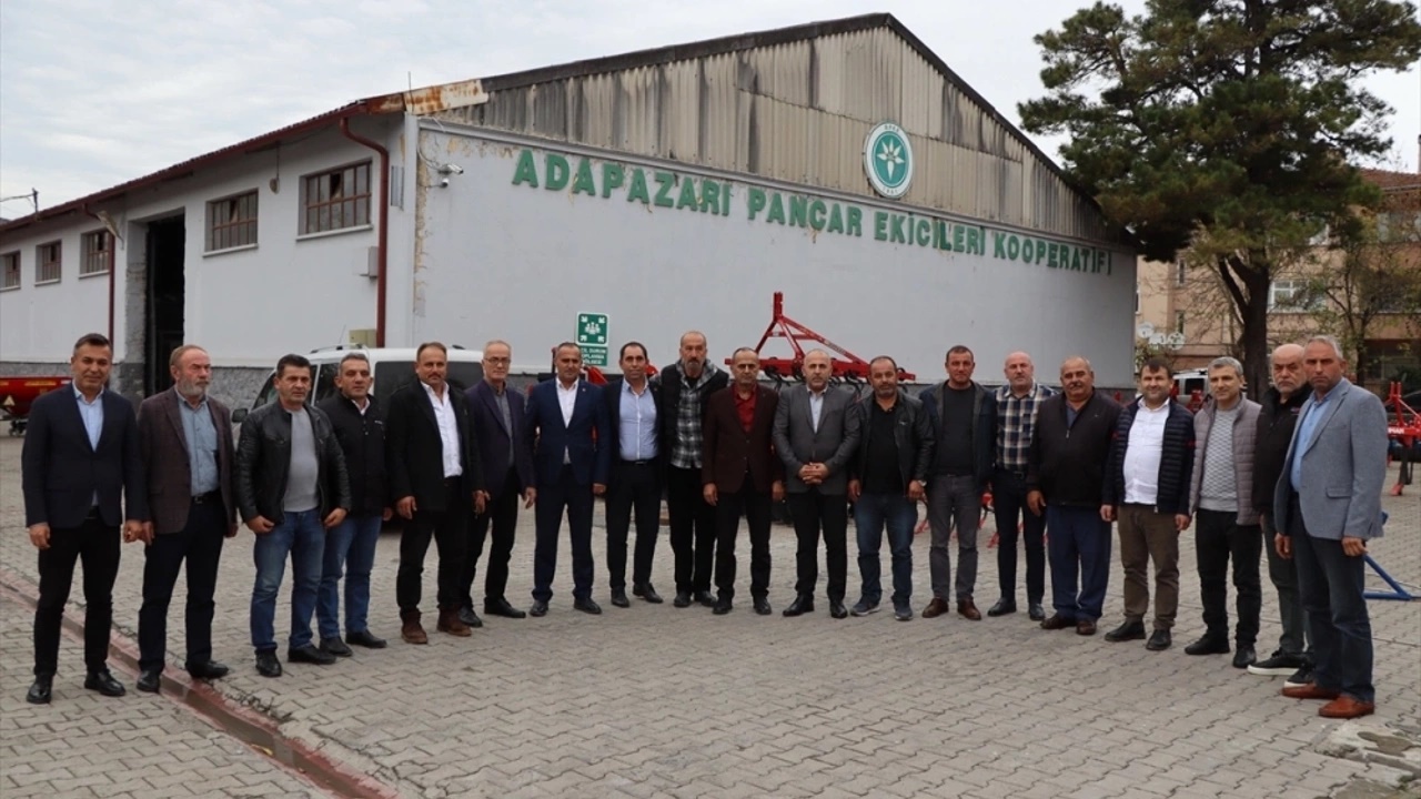 Mahalle Muhtarları APEK Başkanı Karasakal’ı Ziyaret Etti