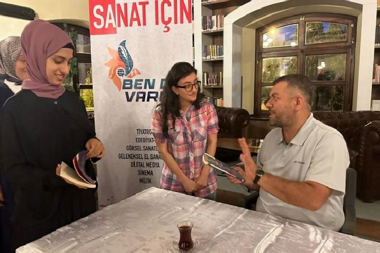 Şair Kılıçarslan, özel ihtiyaçlı okurlarıyla buluştu