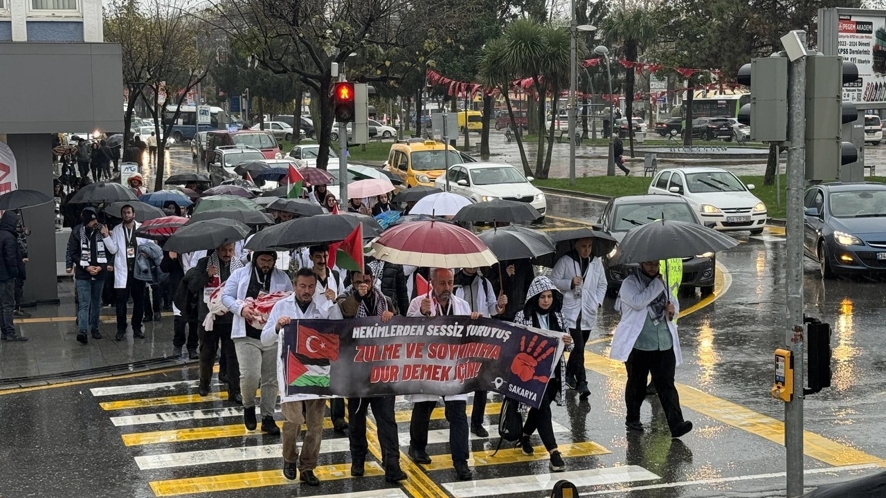 Sakarya Ve Zonguldak’ta Sağlık Çalışanları İsrail’in Gazze Saldırılarını Protesto Etti