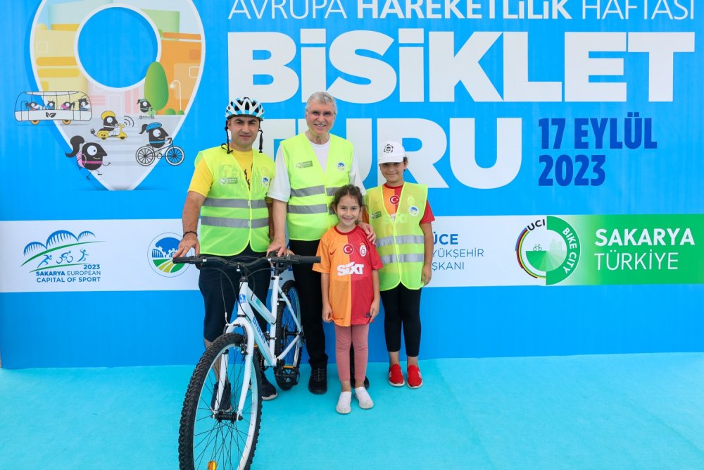 Sakarya'da Bisiklet Tutkunları Şehri Gezdi