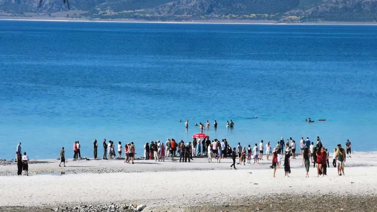 Salda Gölü’nde 13 Yaşındaki Çocuk Hayatını Kaybetti