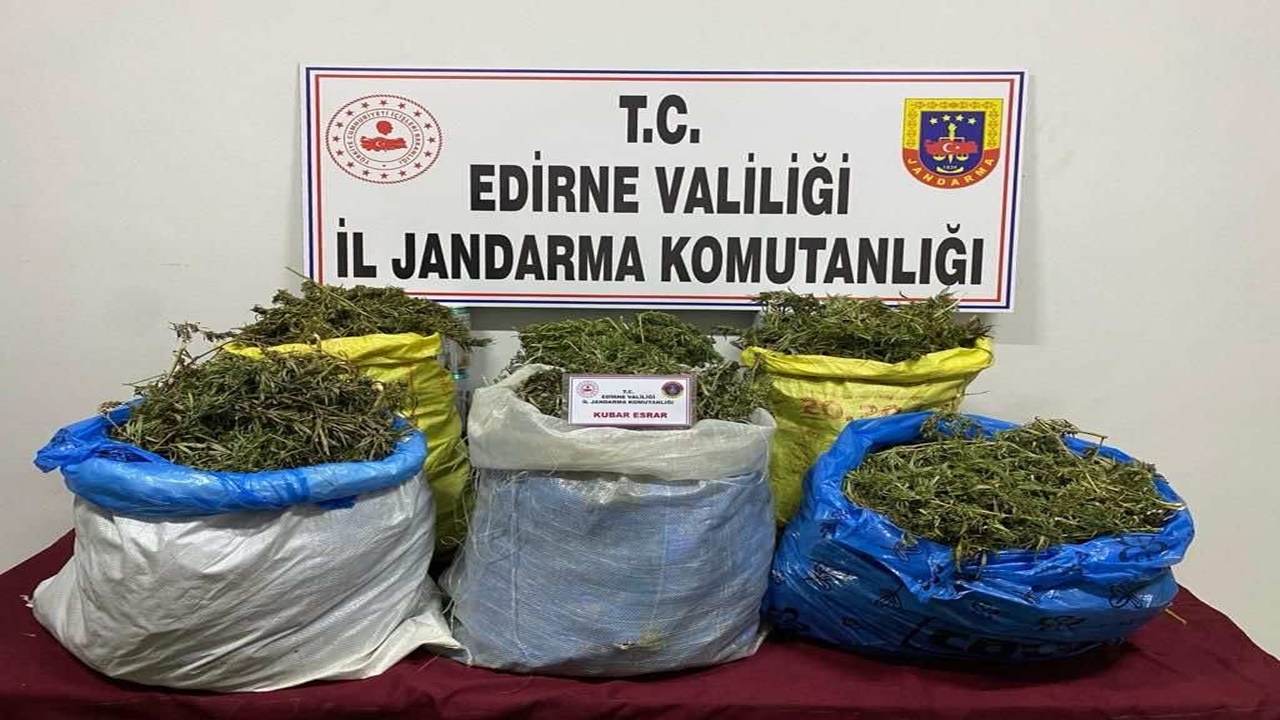 Şişme Botta 33 Kilo 250 Gram Esrar Bulundu