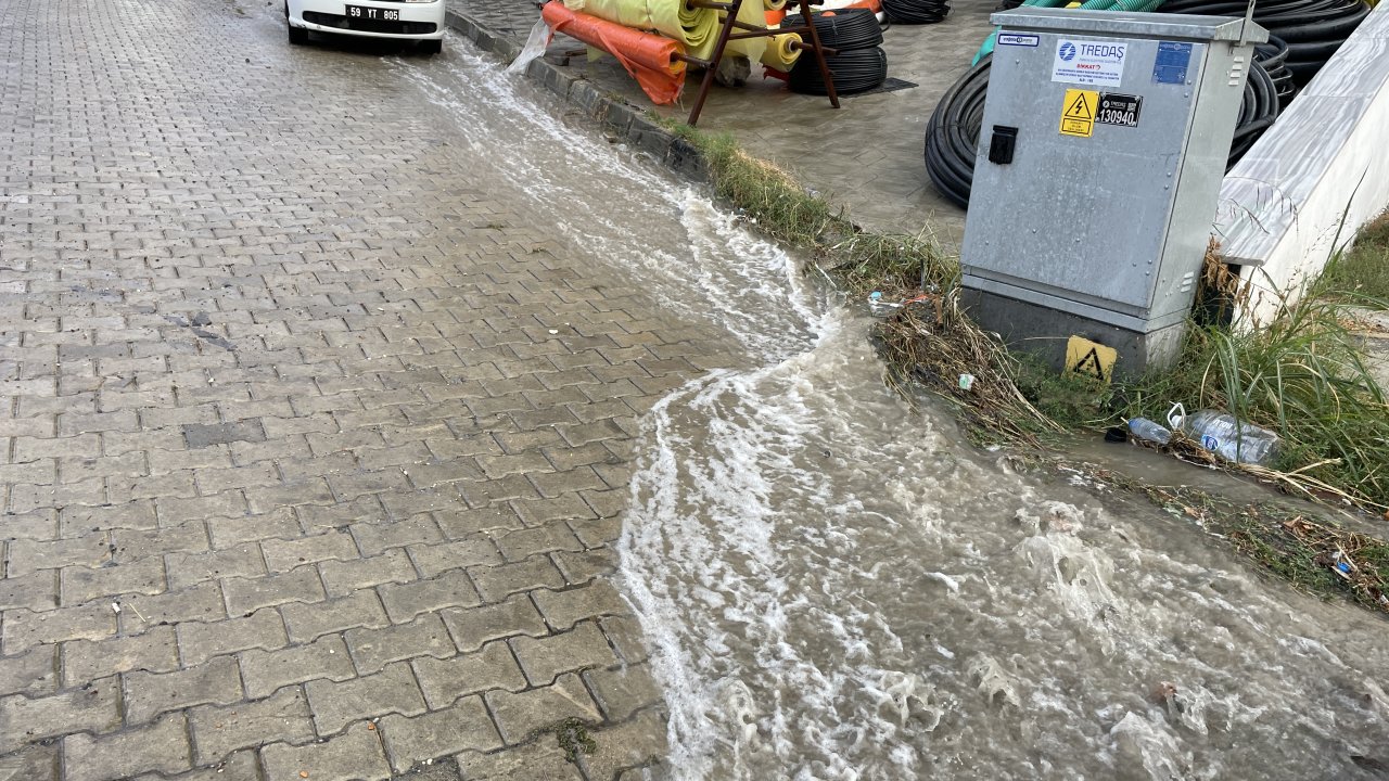 Tekirdağ’da Şiddetli Sağanak Trafikte Zor Anlar Yarattı