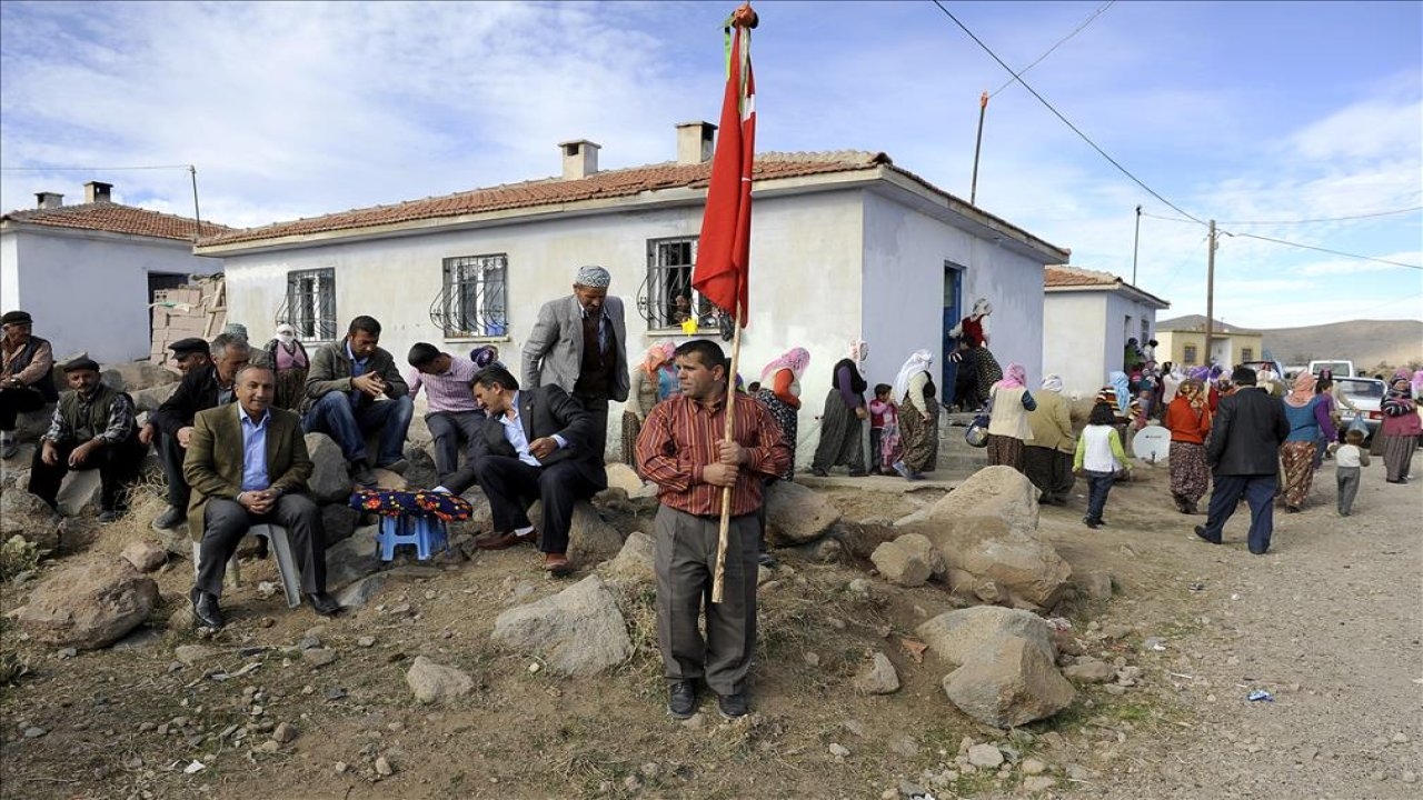 Tekirdağlı Gençler Köy Düğünlerindeki Gelenekleri Belgeledi