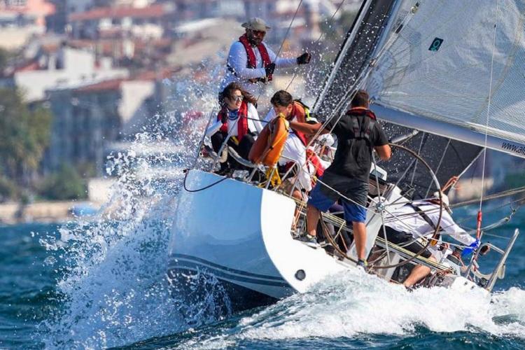 Tirilye’de Olympos Regatta mücadelesi nefes kesti