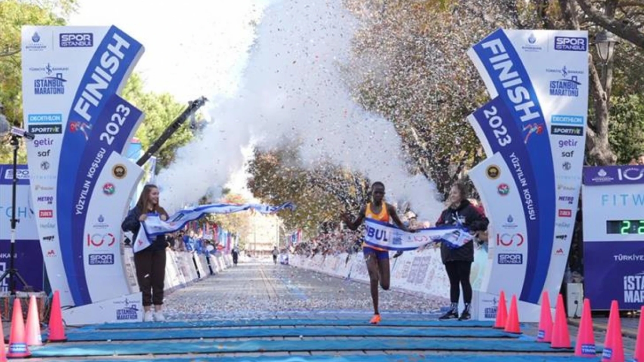 Türkiye İş Bankası İstanbul Maratonu “Yüzyılın Koşusu” Sloganıyla Gerçekleşti