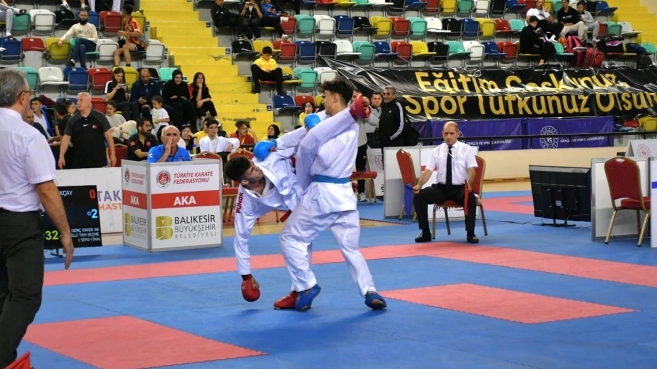 Ümit, Genç ve 21 Yaş Altı Karate Şampiyonası Devam Ediyor