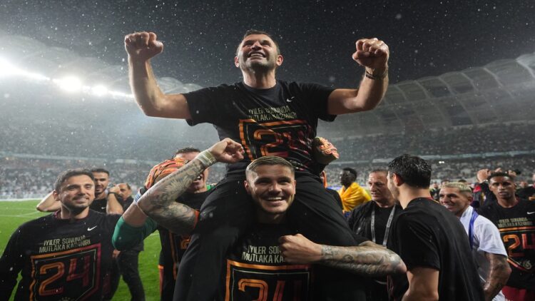Süper Lig'in son haftasında deplasmanda TÜMOSAN Konyaspor'u mağlup eden Galatasaray, 2023-2024 sezonu şampiyonu oldu. Galatasaray takımı oyuncuları ve teknik heyet sevinç yaşadı. ( Evrim Aydın - Anadolu Ajansı )