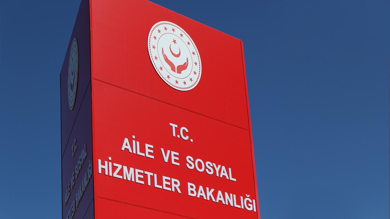 Aile ve Sosyal Hizmetler Bakanlığı’na 2 bin 390 Personel Alacak