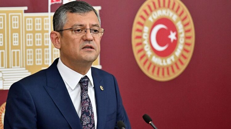 CHP Başkanı Özgür Özel