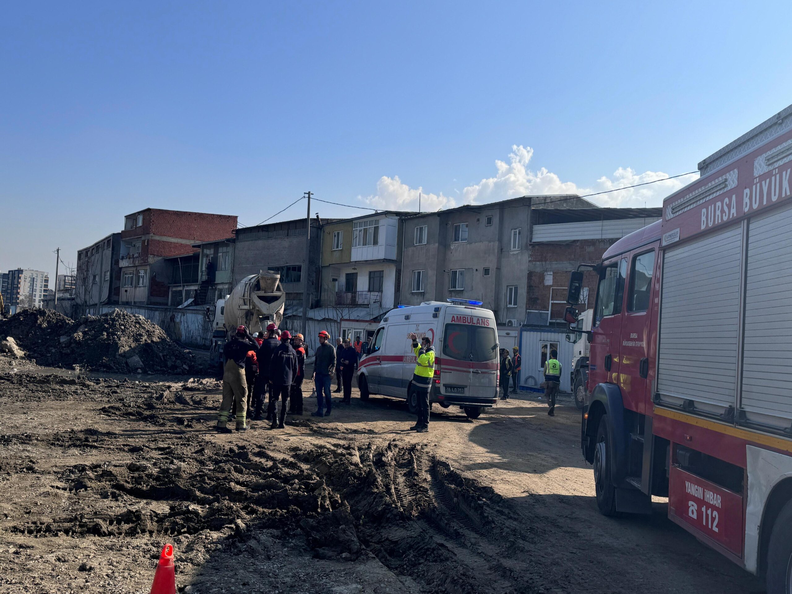 Bursa’da bir inşaatta kalıpların çökmesi sonucu 5 işçi yaralandı haberi