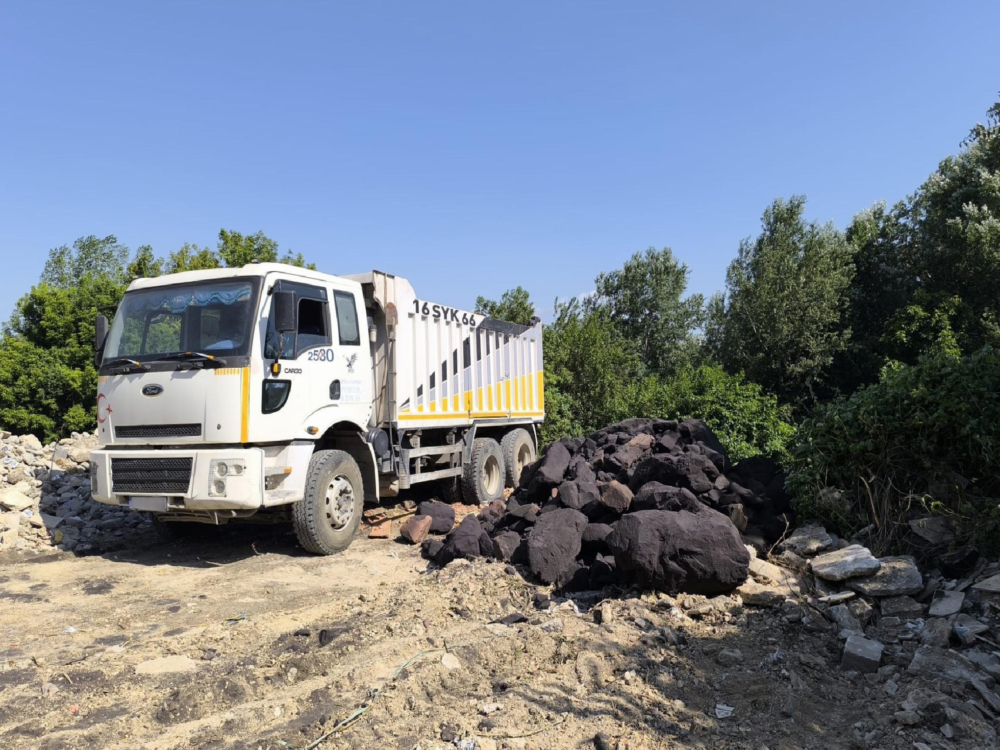 Bursa’da izinsiz hafriyat ve moloz dökenlere idari para cezası uygulandı haberi