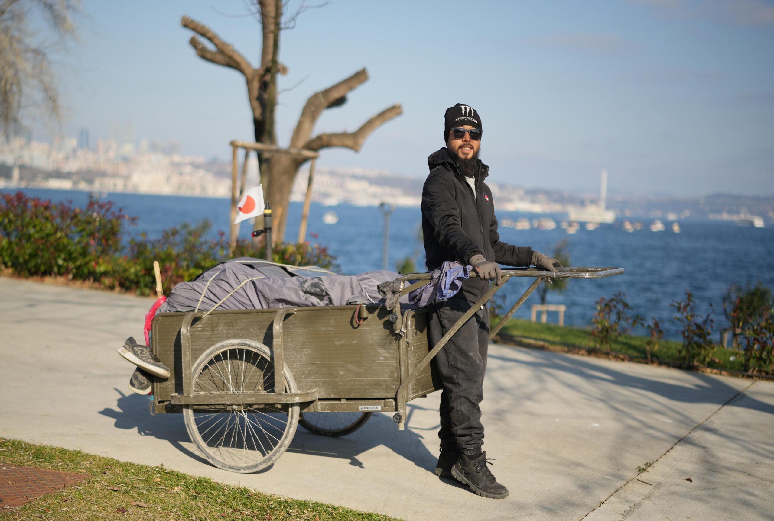 “Çekçek” arabasıyla dünyayı dolaşan Japon gezgin, Türklerin misafirperverliğine hayran kaldı haberi