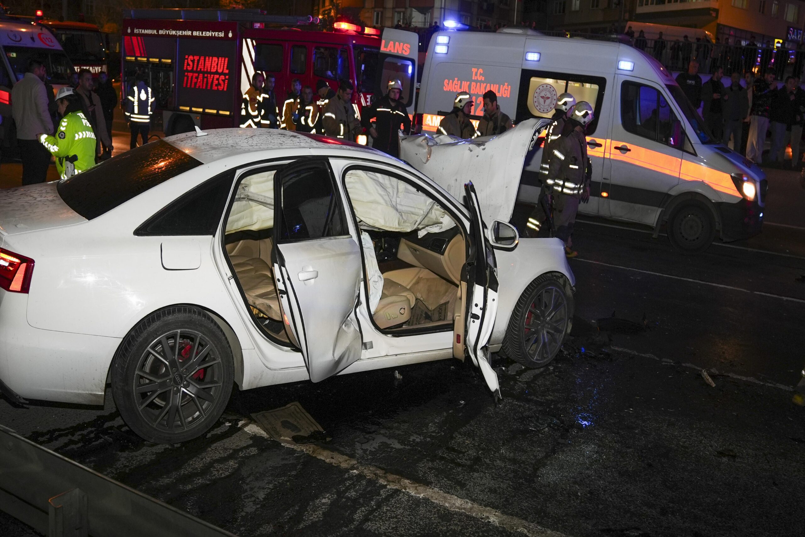 Esenler’de zincirleme trafik kazasında 1 kişi öldü, 9 kişi yaralandı haberi