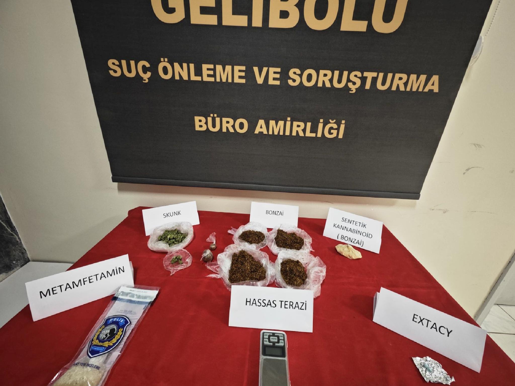 Gelibolu’daki uyuşturucu operasyonunda 2 şüpheli yakalandı