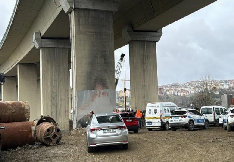 İstanbul’da üzerine iş makinesinin kovası düşen emekçi öldü