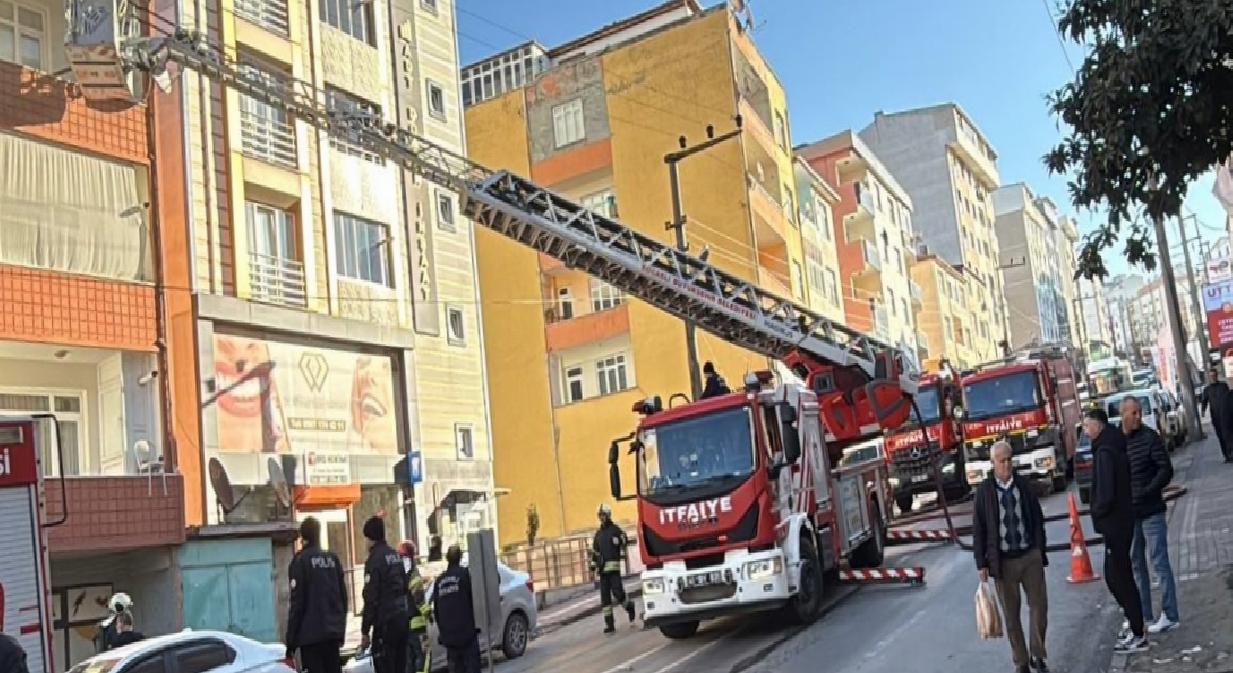 Kocaeli’de apartman dairesinde çıkan yangın söndürüldü haberi