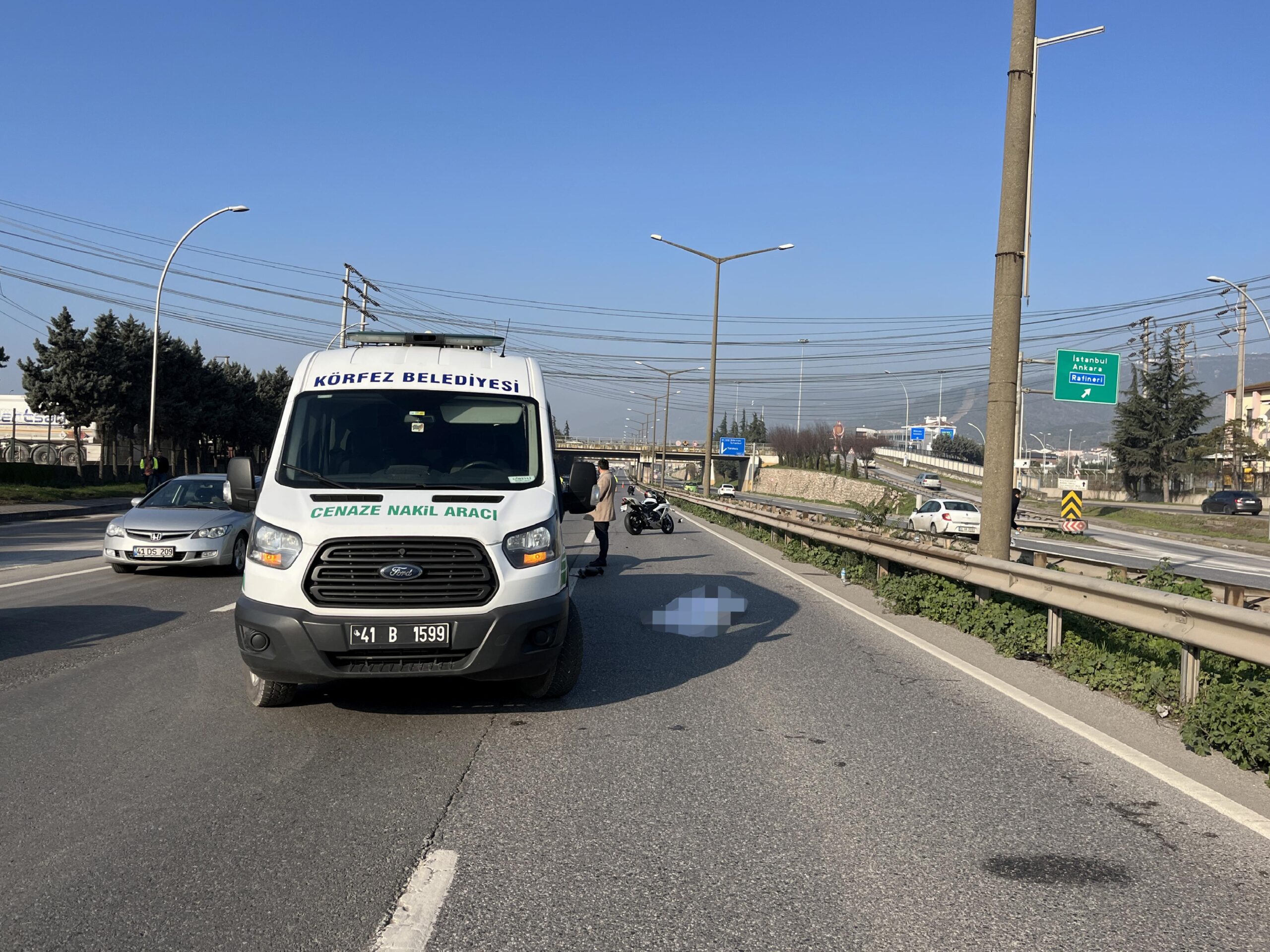 Kocaeli’de otomobille çarpışan motosikletin sürücüsü öldü