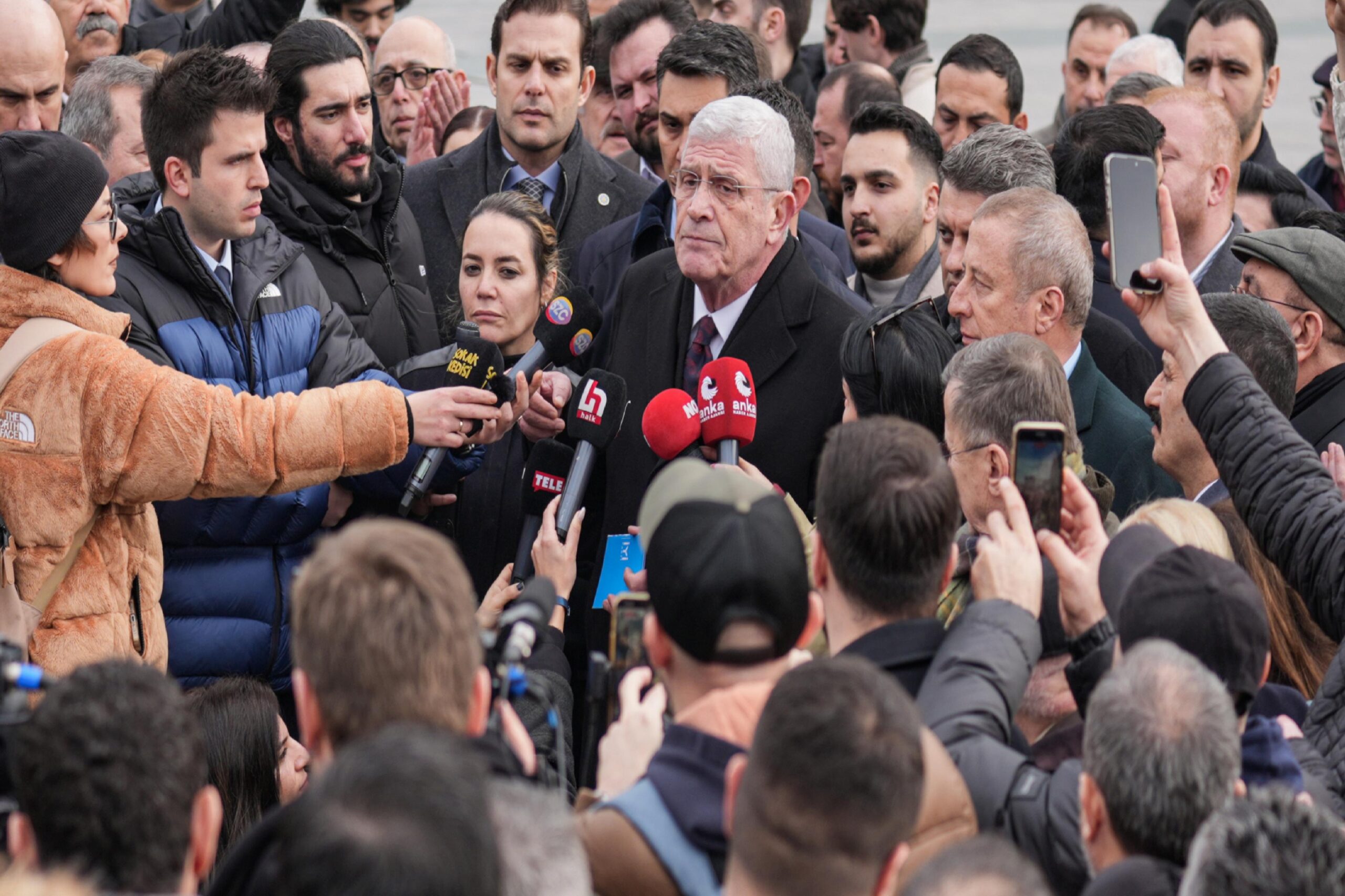 Özel ve Dervişoğlu, Ümit Özdağ’a destek için İstanbul Adliyesi’ne geldi haberi