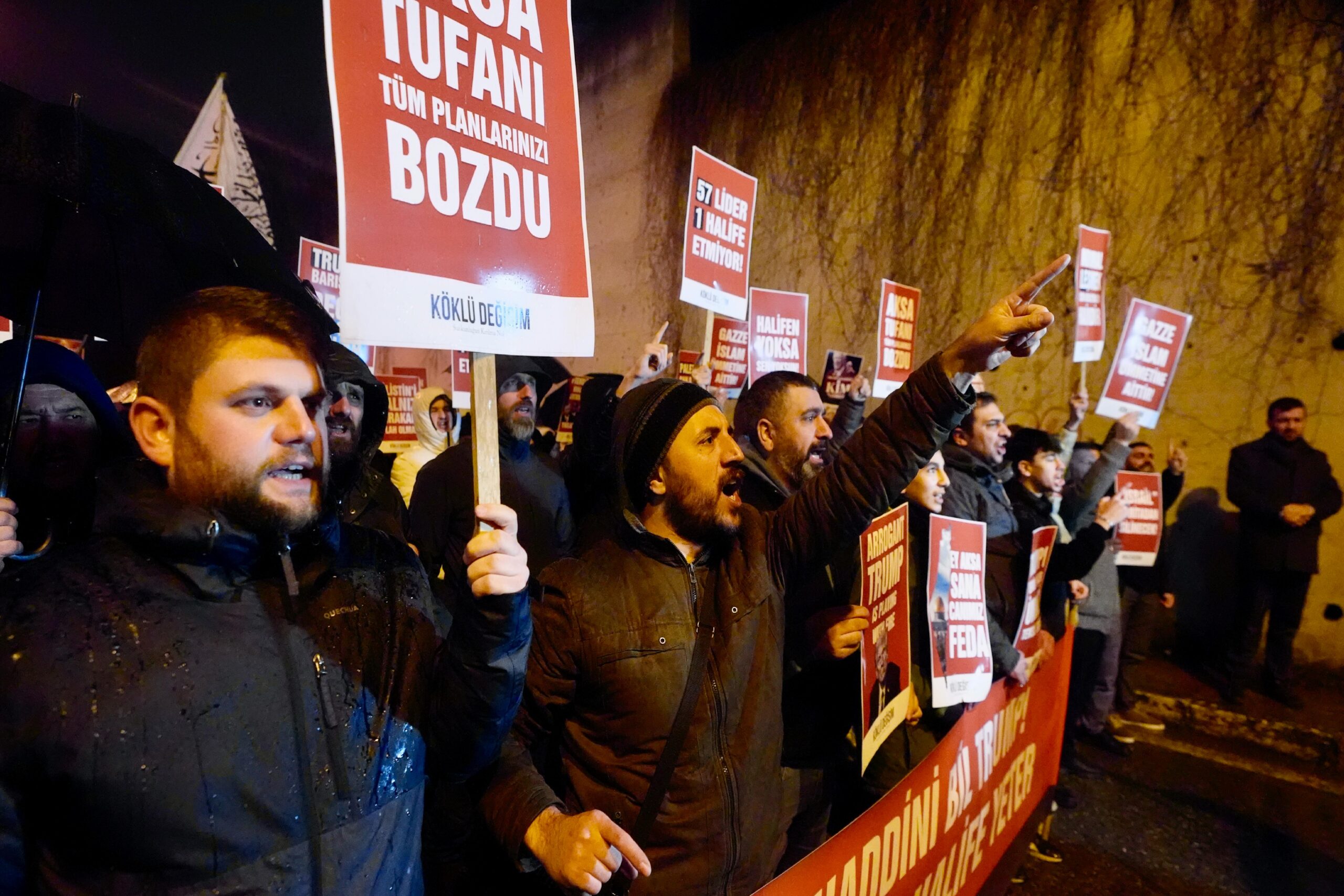 ABD’nin İstanbul Başkonsolosluğu önünde Trump’ın Gazze planını protesto haberi