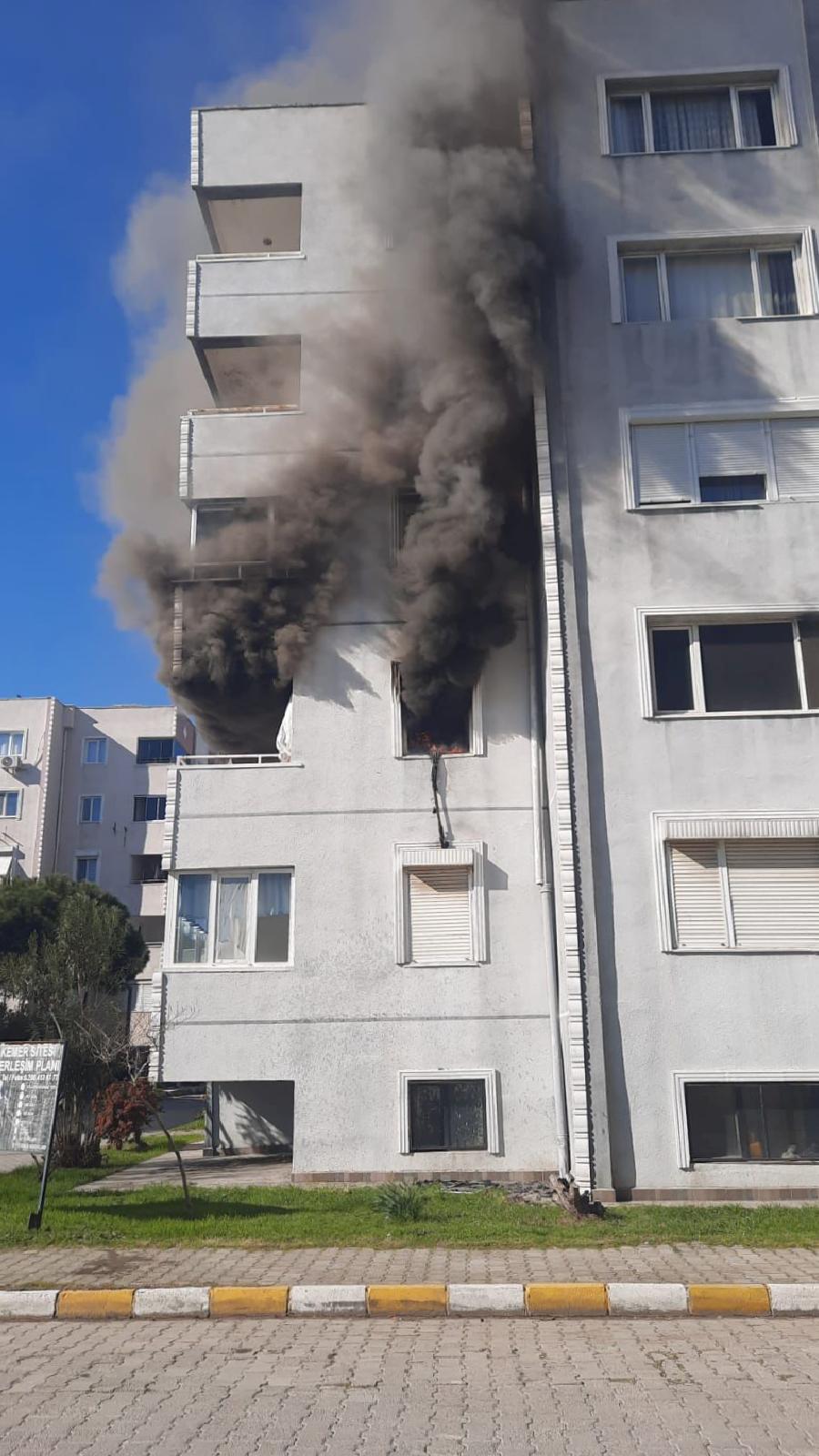 Balıkesir’de çıkan iki ayrı ev yangını söndürüldü haberi