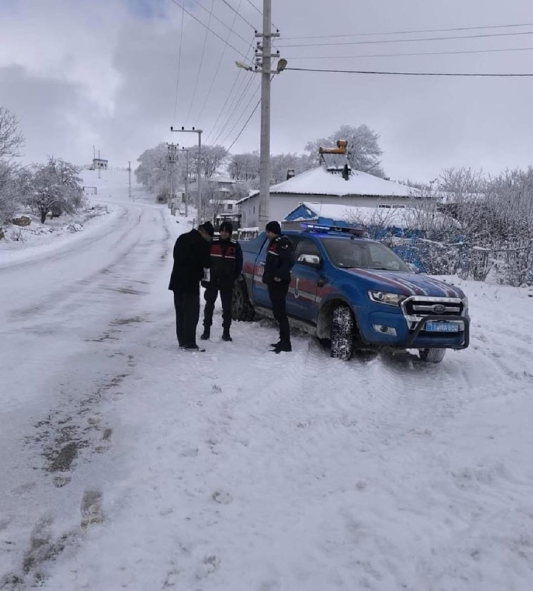 Bilecik’te jandarma, vatandaşın ilacını ulaştırdı haberi